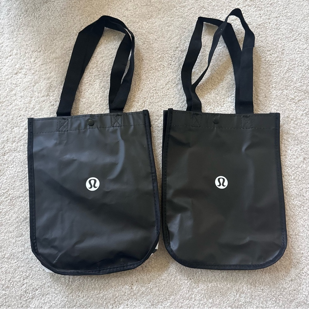 Lululemon shopping bags